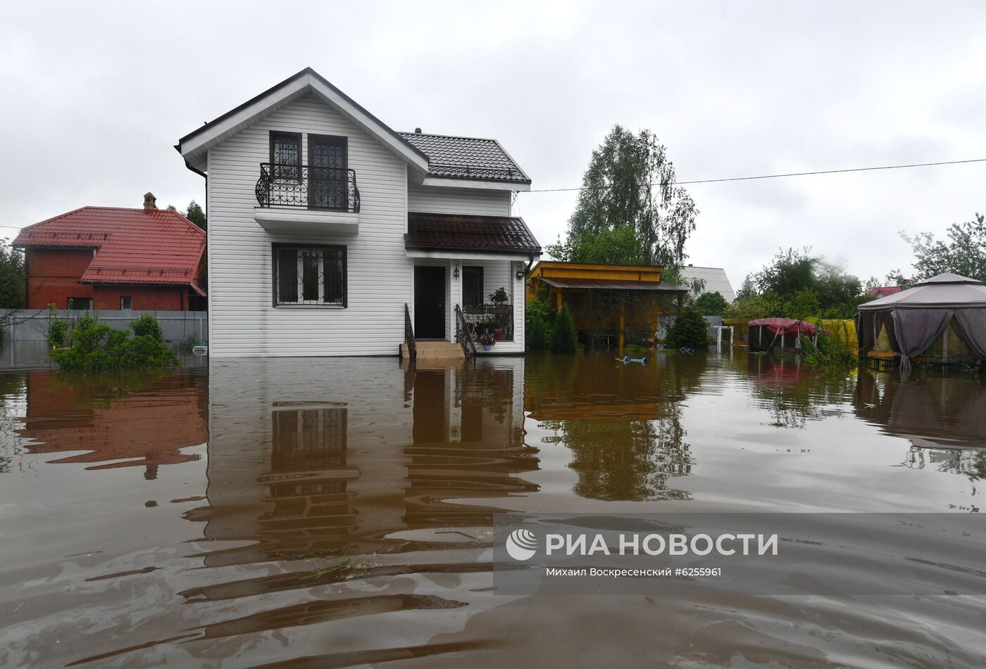 Подтопление дачного поселка в Подмосковье 