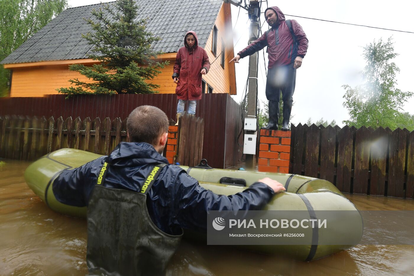 Подтопление дачного поселка в Подмосковье 