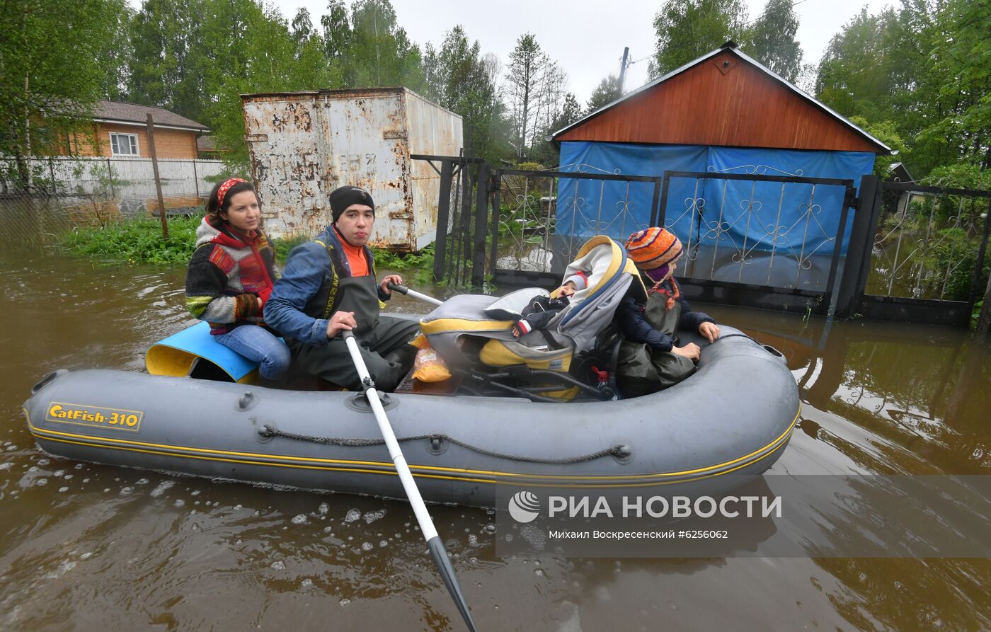 Подтопление дачного поселка в Подмосковье 