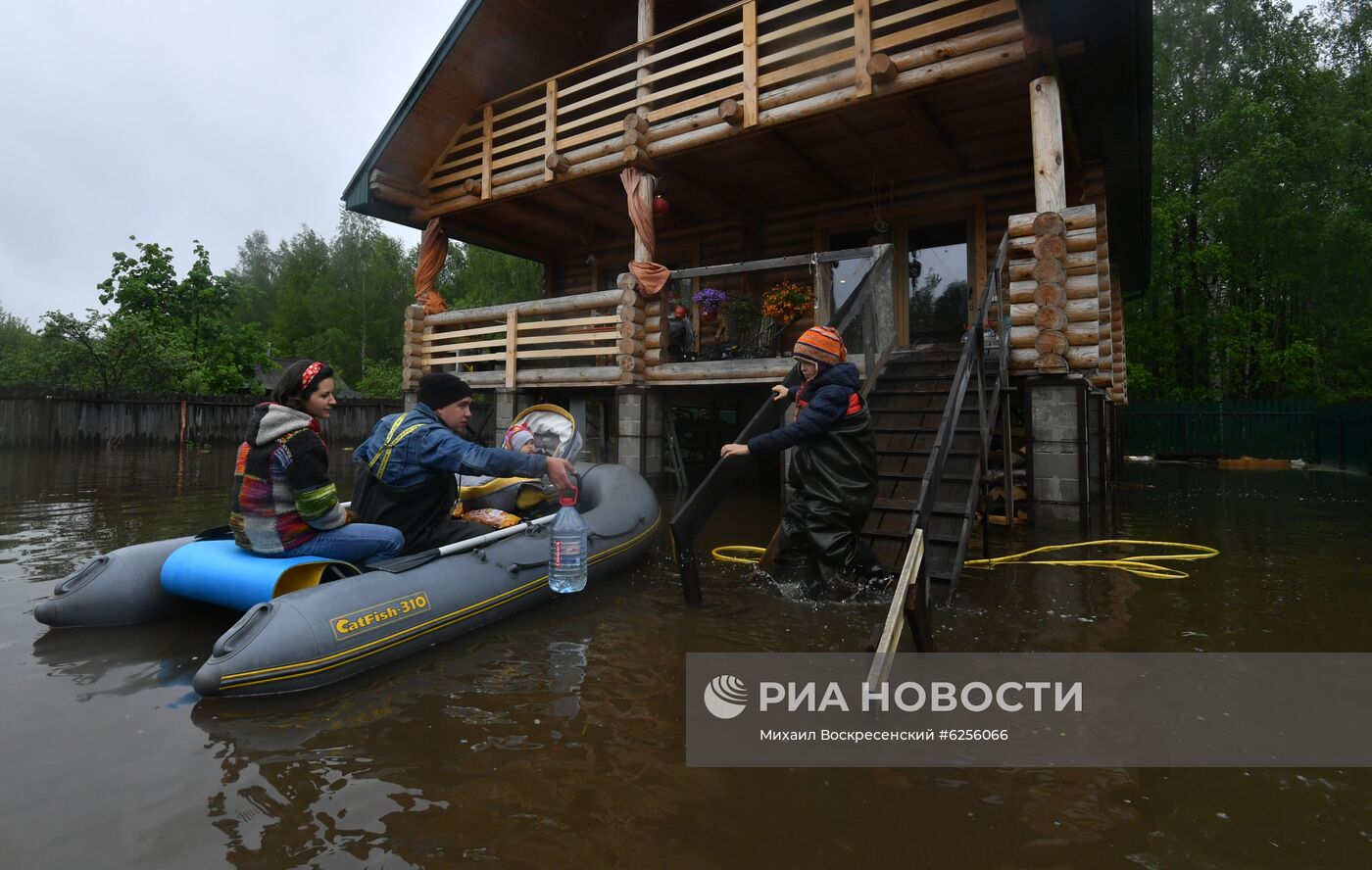 Подтопление дачного поселка в Подмосковье 