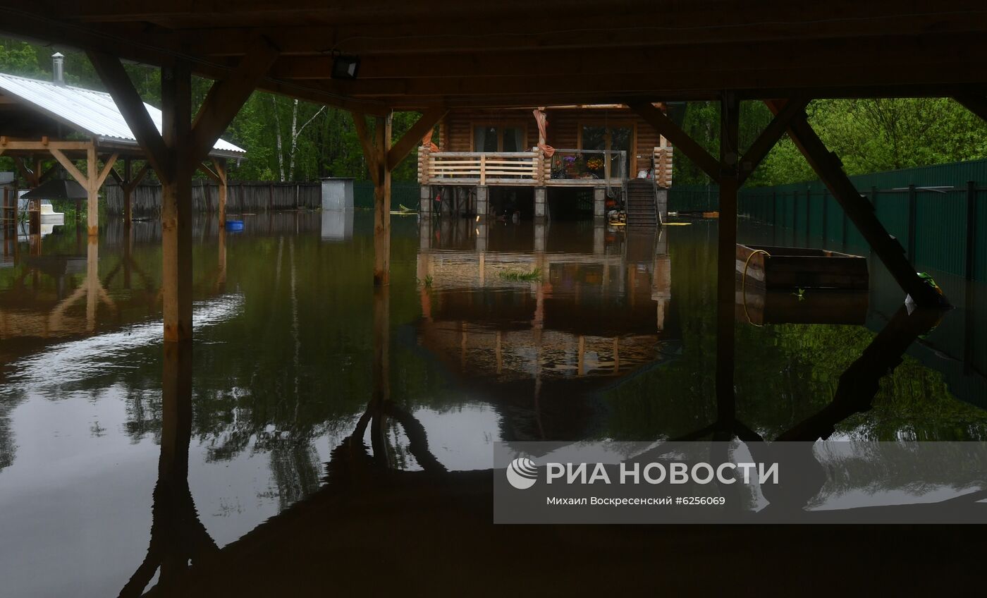 Подтопление дачного поселка в Подмосковье 