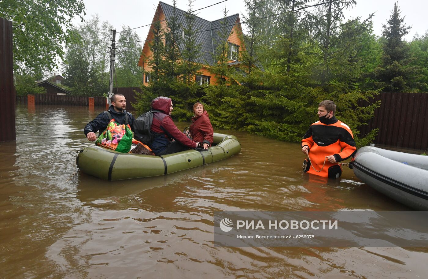 Подтопление дачного поселка в Подмосковье 