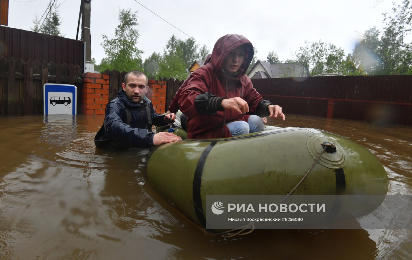 Подтопление дачного поселка в Подмосковье 