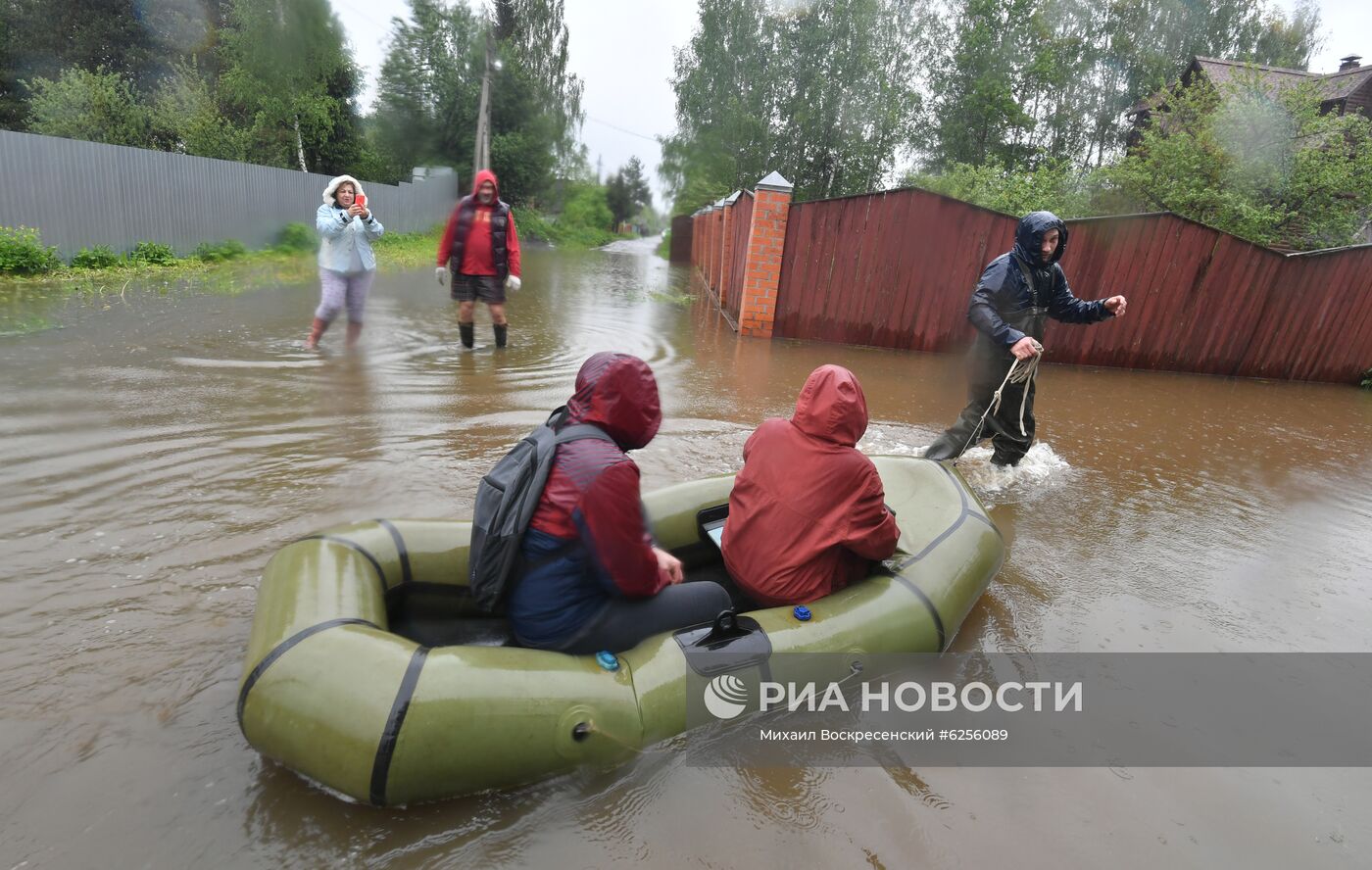 Подтопление дачного поселка в Подмосковье 