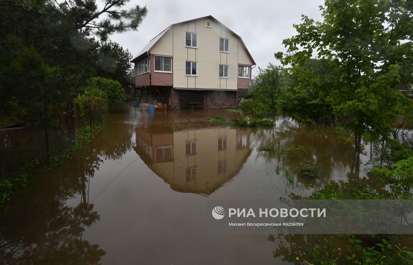 Подтопление дачного поселка в Подмосковье 