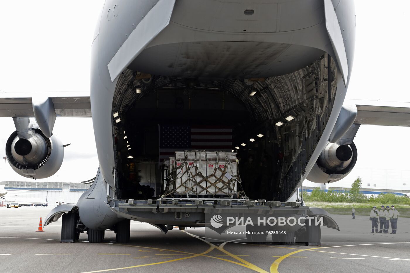 Доставка второй партии аппаратов ИВЛ из США в Москву