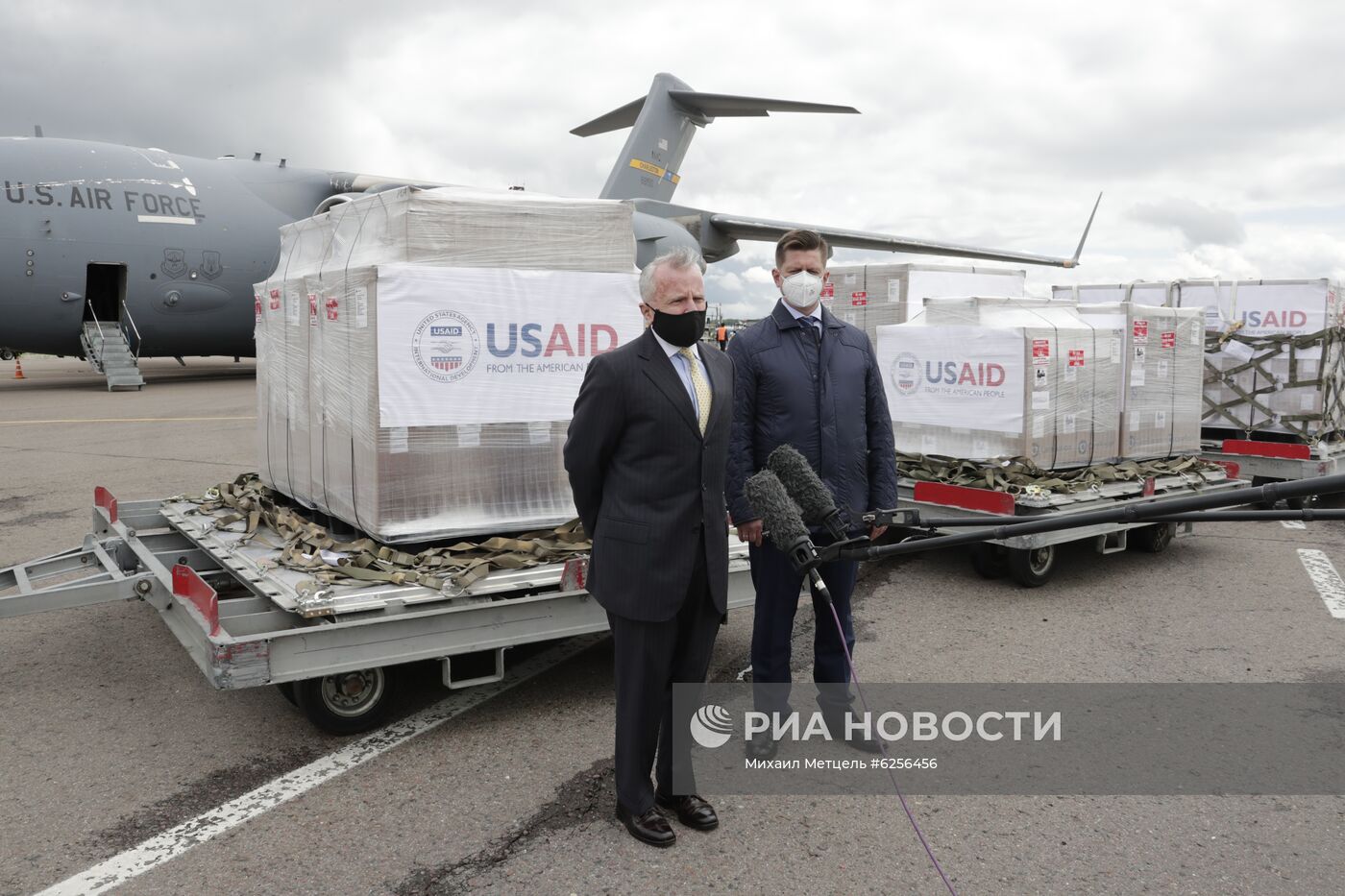 Доставка второй партии аппаратов ИВЛ из США в Москву