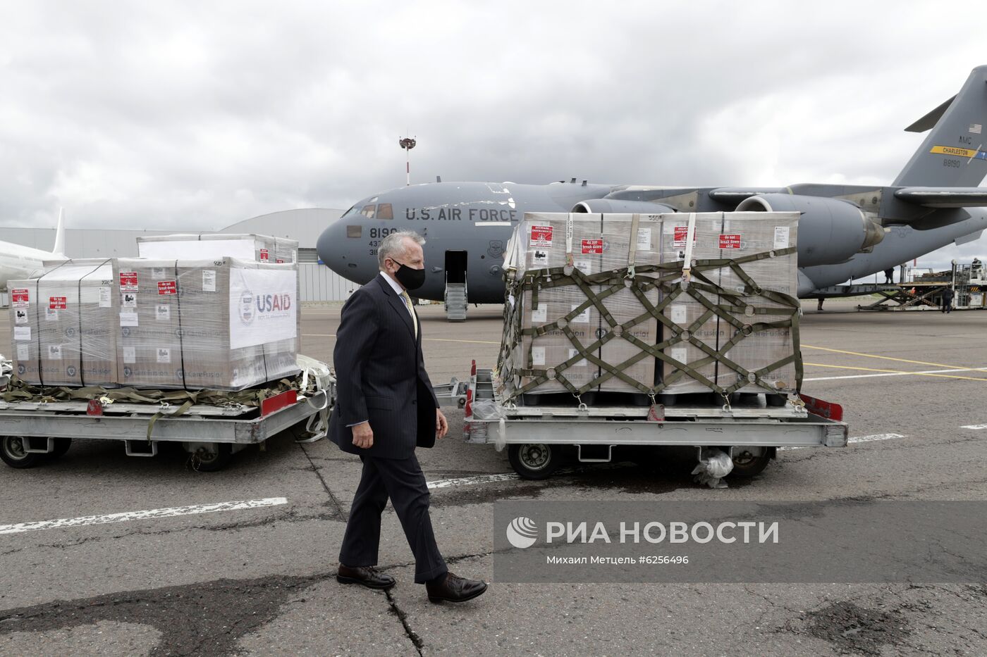 Доставка второй партии аппаратов ИВЛ из США в Москву