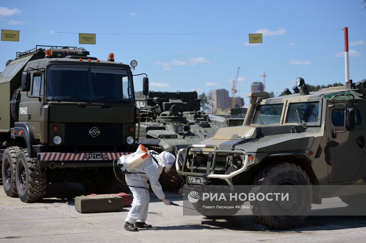 Дезинфекция военной техники для участия в параде Победы в Екатеринбурге |  РИА Новости Медиабанк