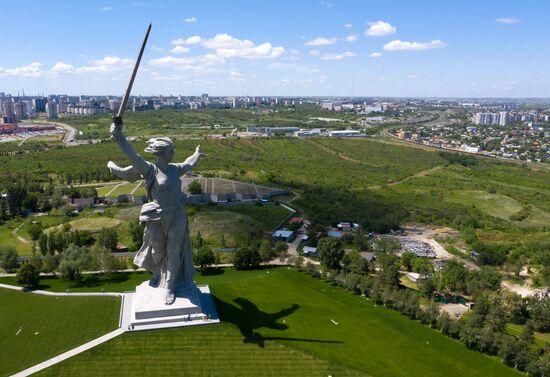 Монумент "Родина-мать зовет!" на Мамаевом кургане после реставрации