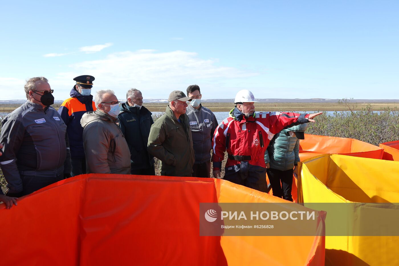 Ликвидация ЧС в связи с разливом нефтепродуктов в Норильске