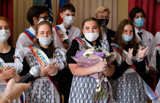 Последний звонок в Южно-Сахалинске