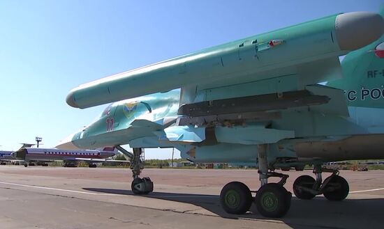 Подготовка экипажей Су-34 ЦВО к воздушной части парада к 75-летию Победы