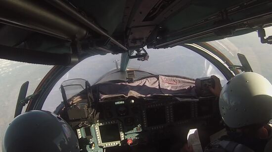 Подготовка экипажей Су-34 ЦВО к воздушной части парада к 75-летию Победы