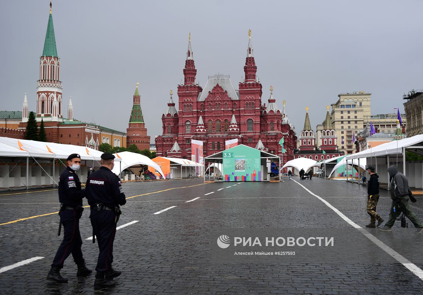 Подготовка к книжному фестивалю "Красная площадь"