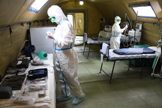 Военные развернули госпиталь для больных COVID-19 в Чите