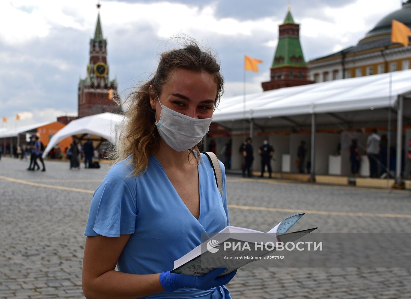 Книжный фестиваль "Красная площадь". День первый