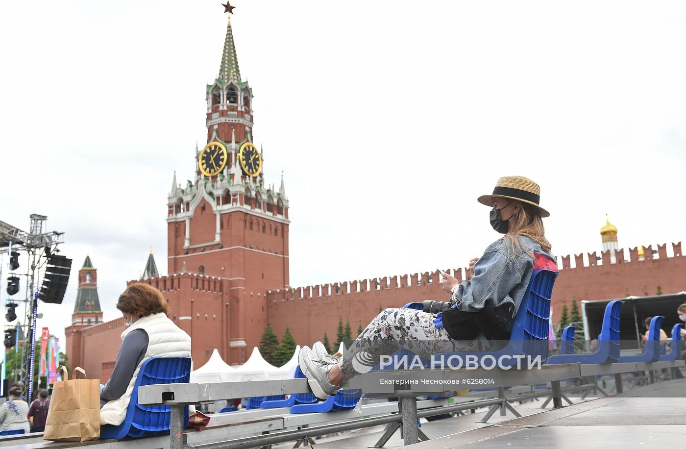 Книжный фестиваль "Красная площадь". День первый