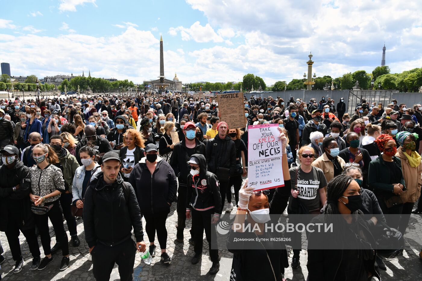 Протесты против произвола полиции в Париже