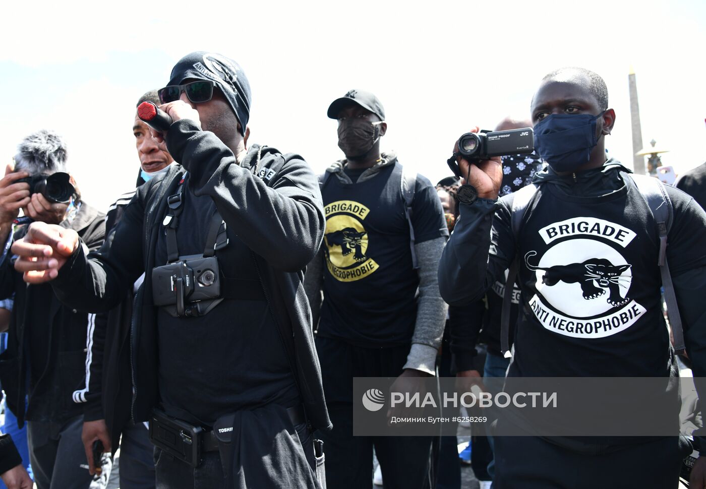 Протесты против произвола полиции в Париже