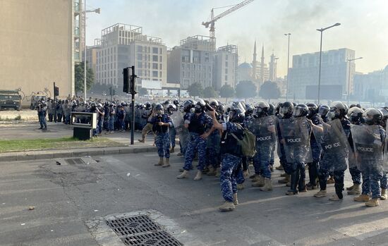 Акция протеста в Бейруте 