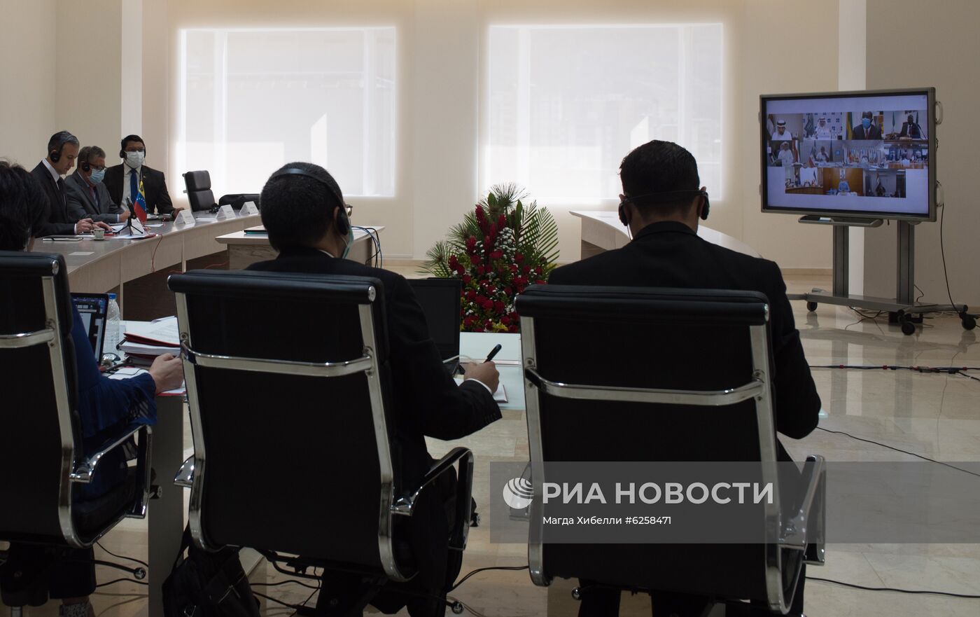 Встреча в формате видеоконференции министров ОПЕК+