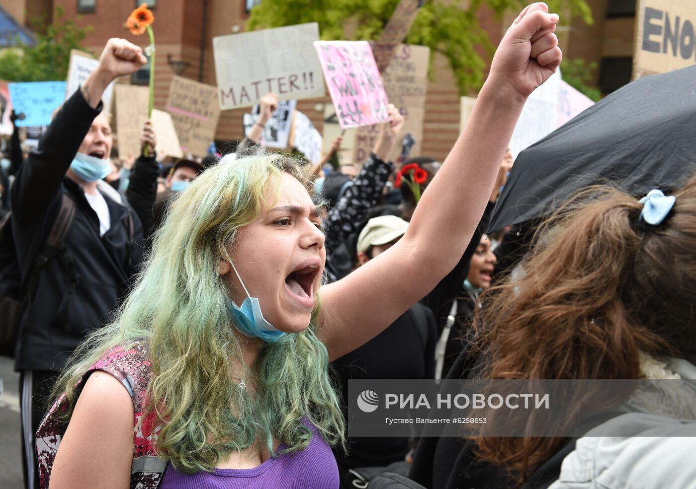 Протесты против произвола полиции в Великобритании