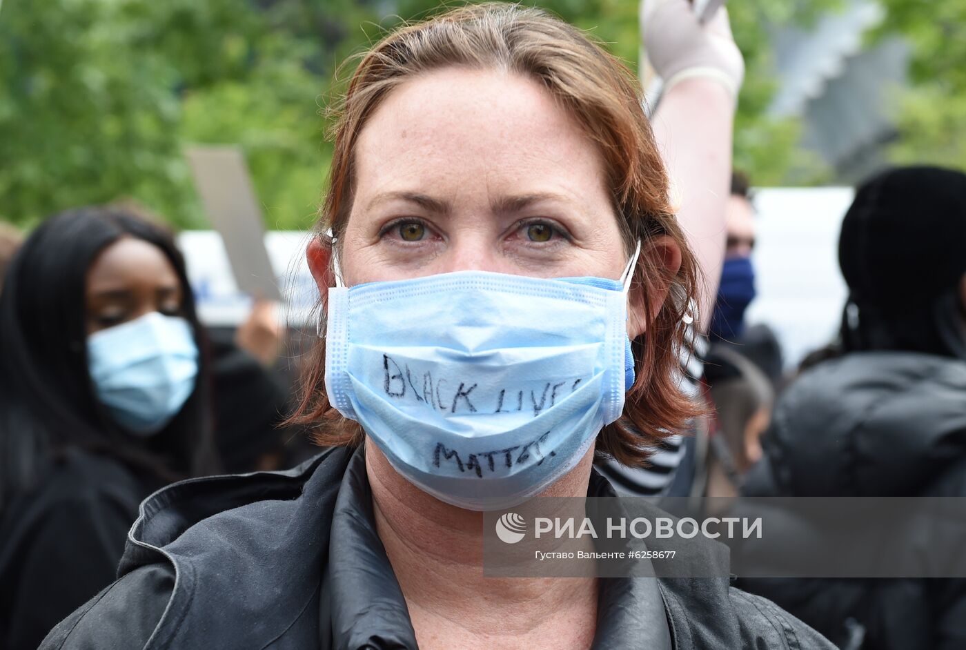 Протесты против произвола полиции в Великобритании