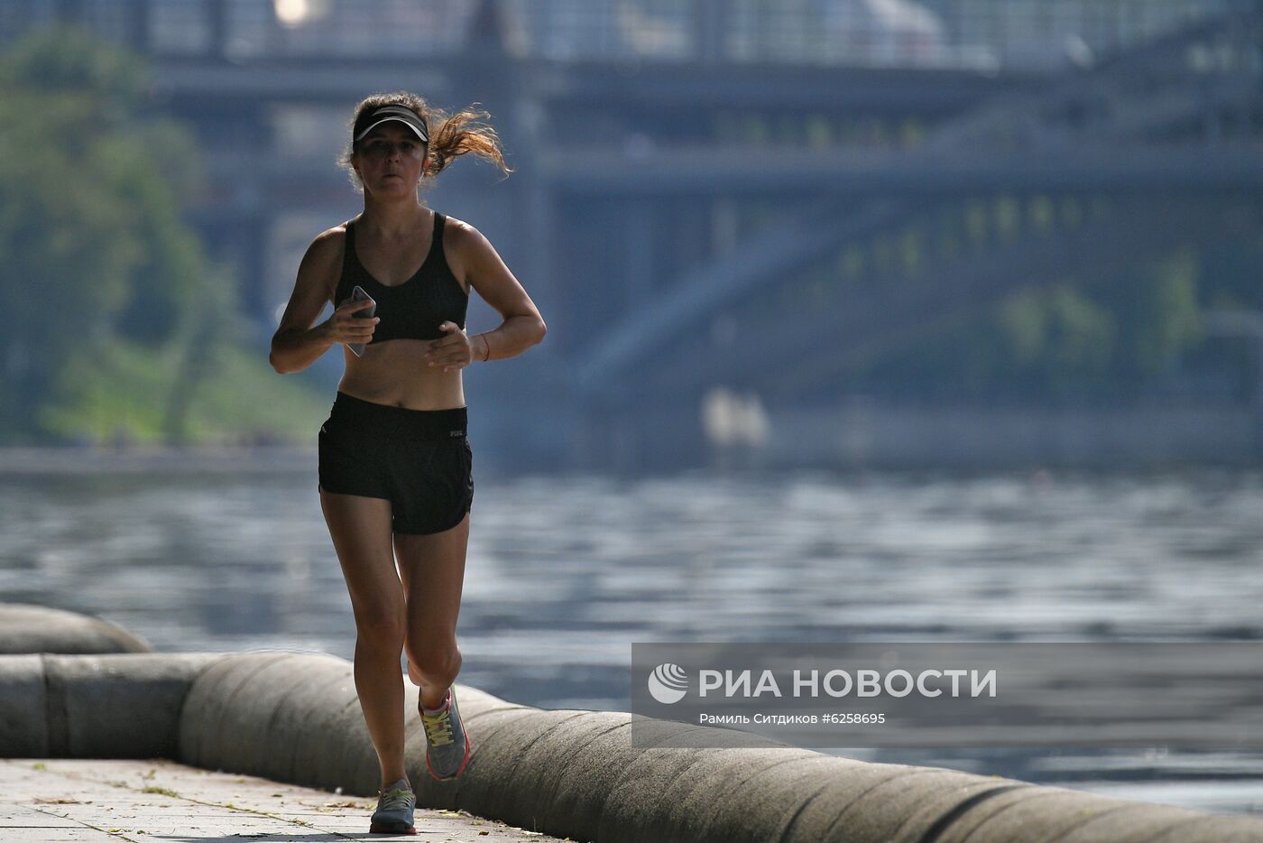 Теплая погода в Москве