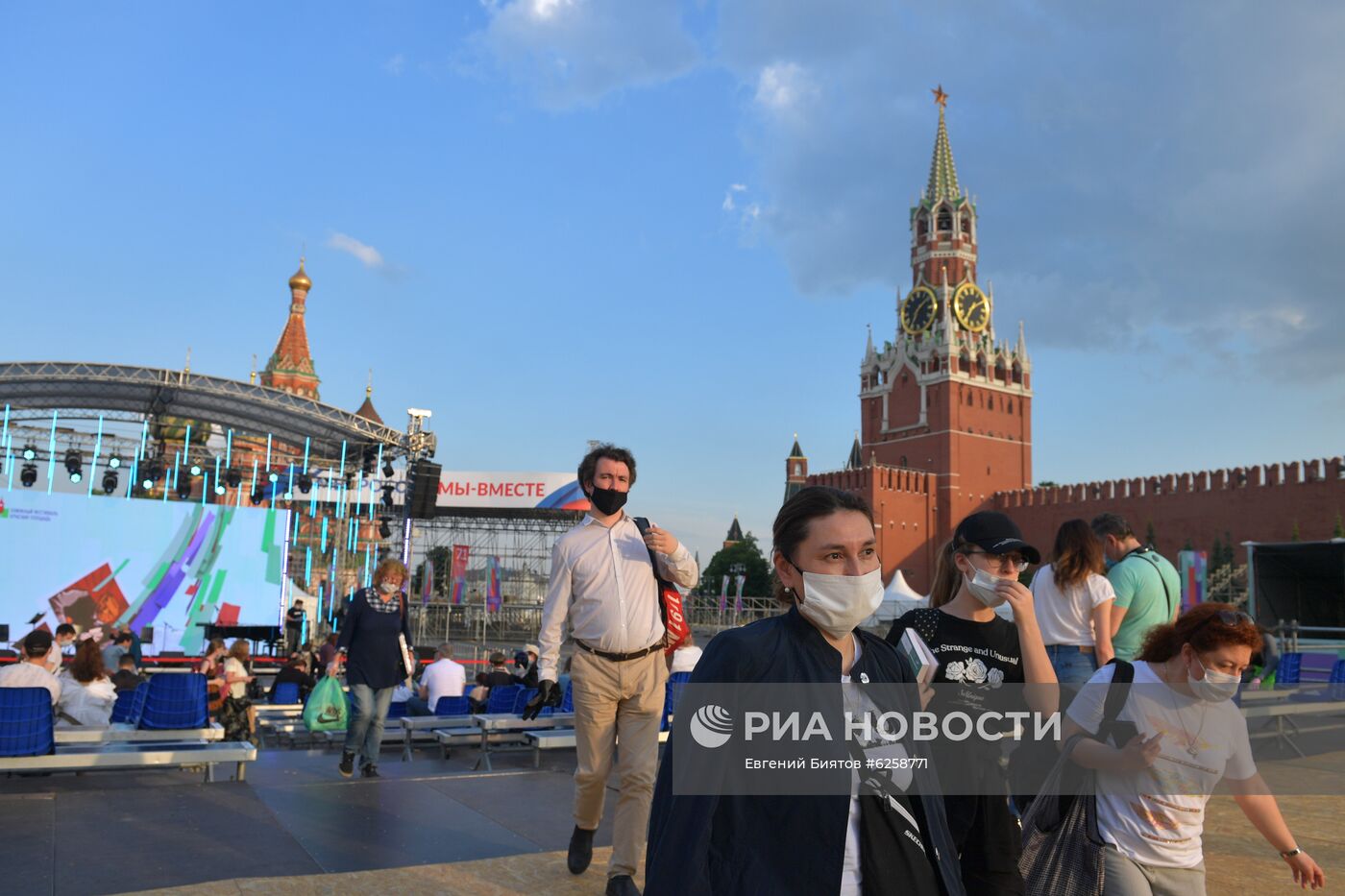 Книжный фестиваль "Красная площадь". День второй