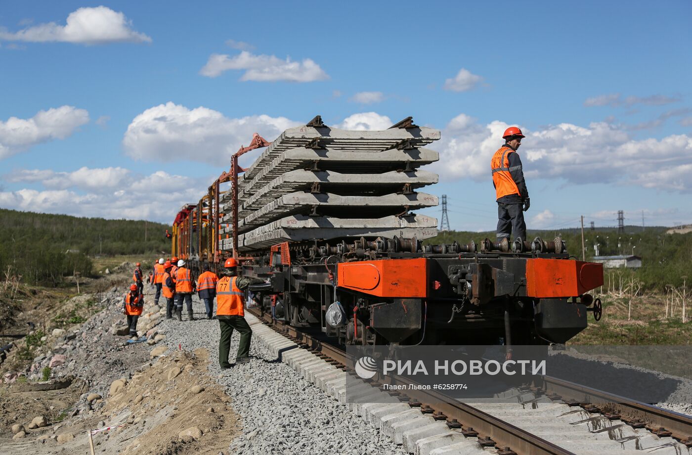 Строительство железной дороги в обход рухнувшего моста в Мурманской области