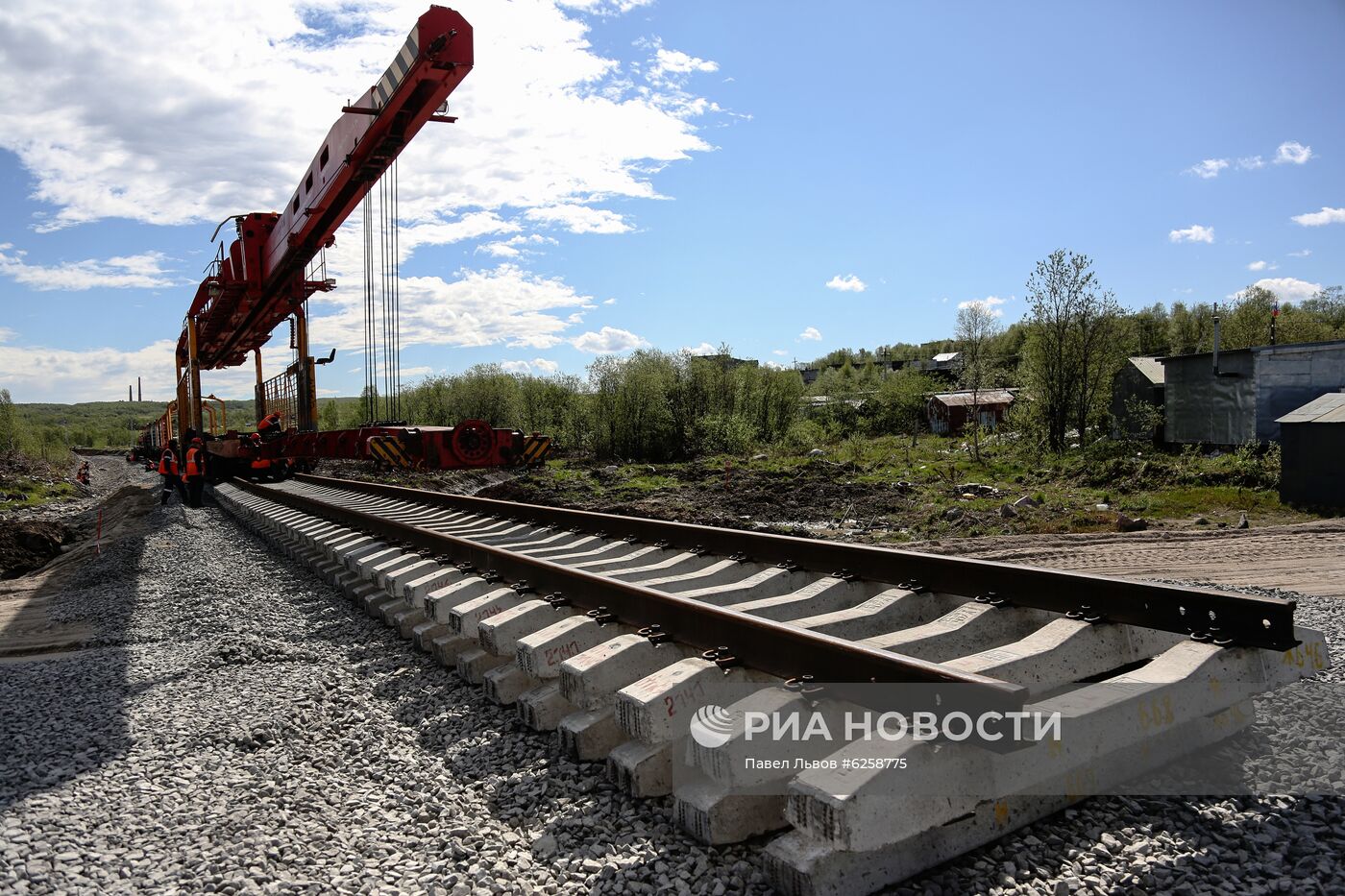 Строительство железной дороги в обход рухнувшего моста в Мурманской области