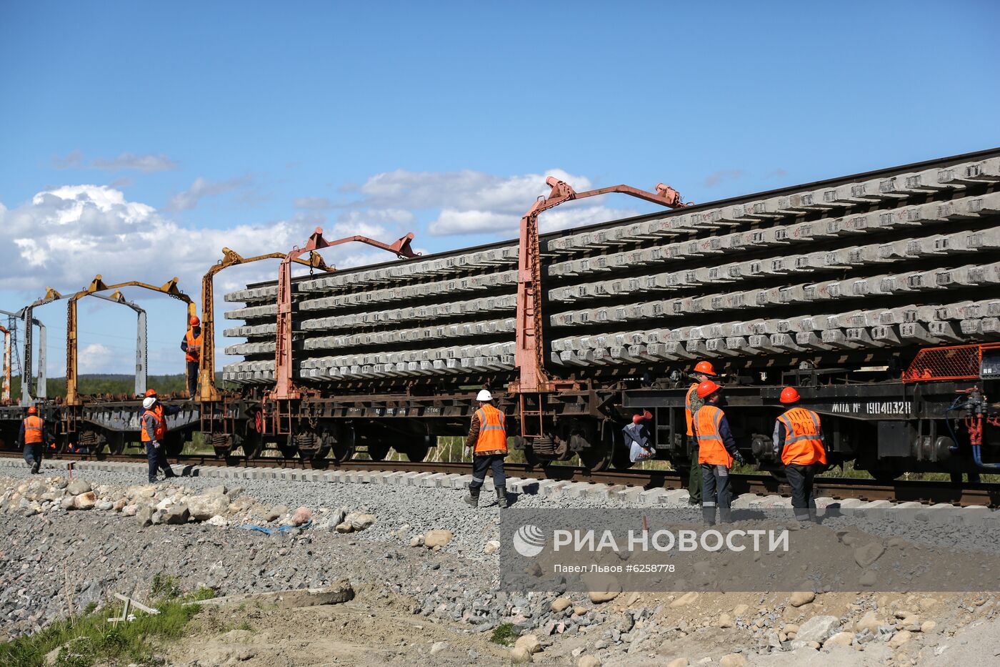 Строительство железной дороги в обход рухнувшего моста в Мурманской области