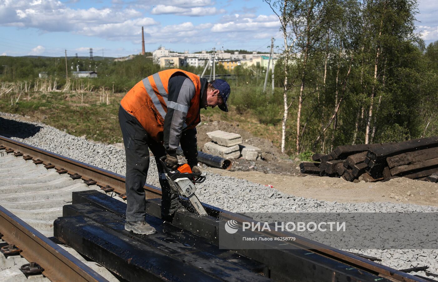 Строительство железной дороги в обход рухнувшего моста в Мурманской области