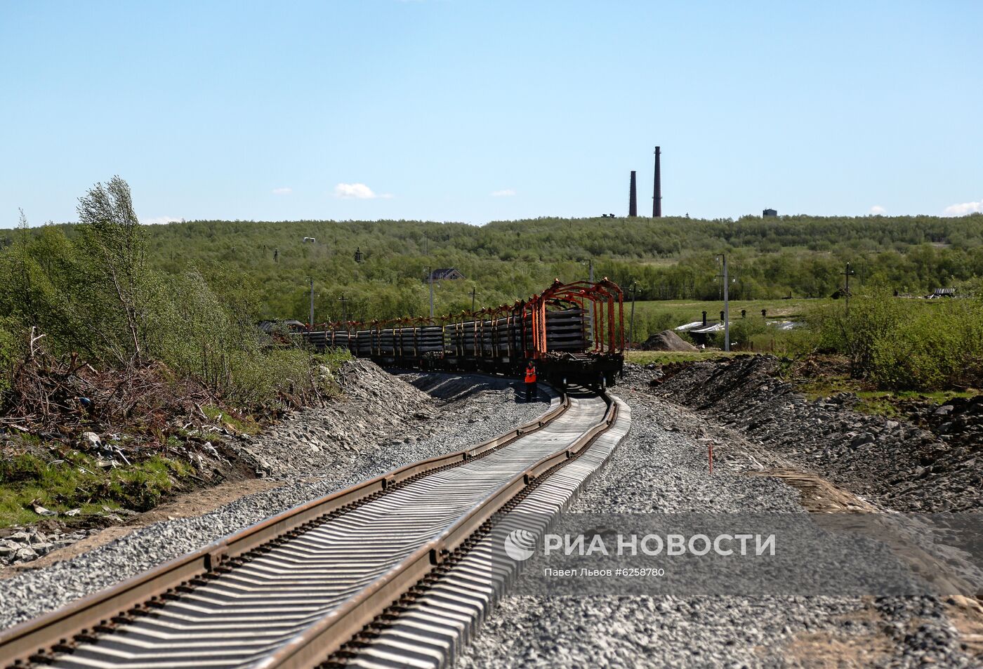 Строительство железной дороги в обход рухнувшего моста в Мурманской области