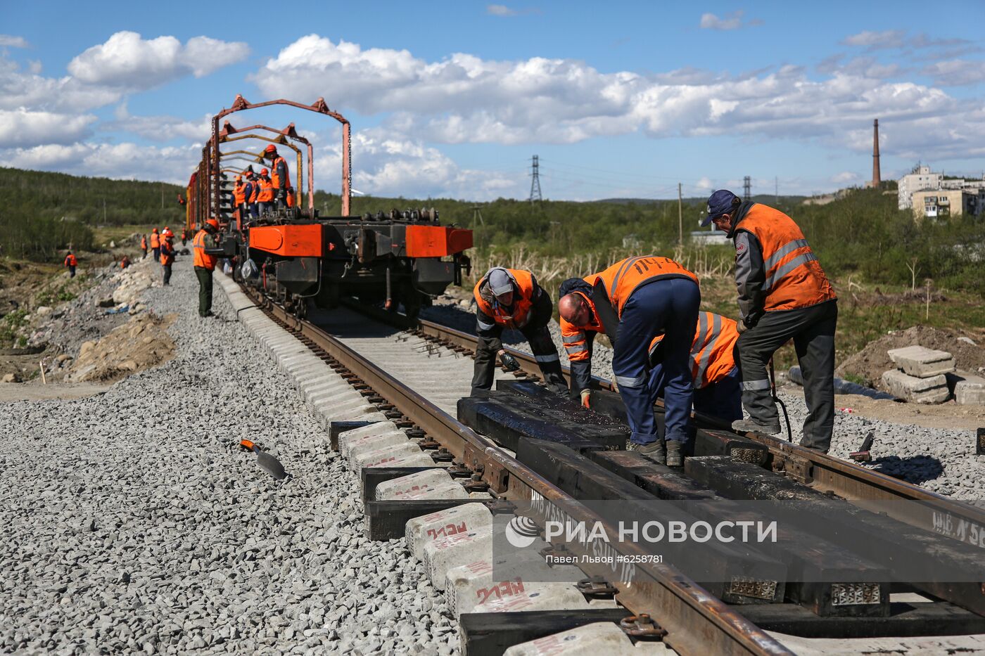 Строительство железной дороги в обход рухнувшего моста в Мурманской области