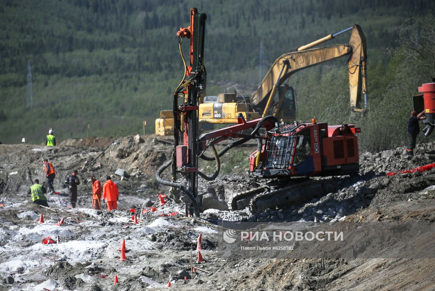 Строительство железной дороги в обход рухнувшего моста в Мурманской области