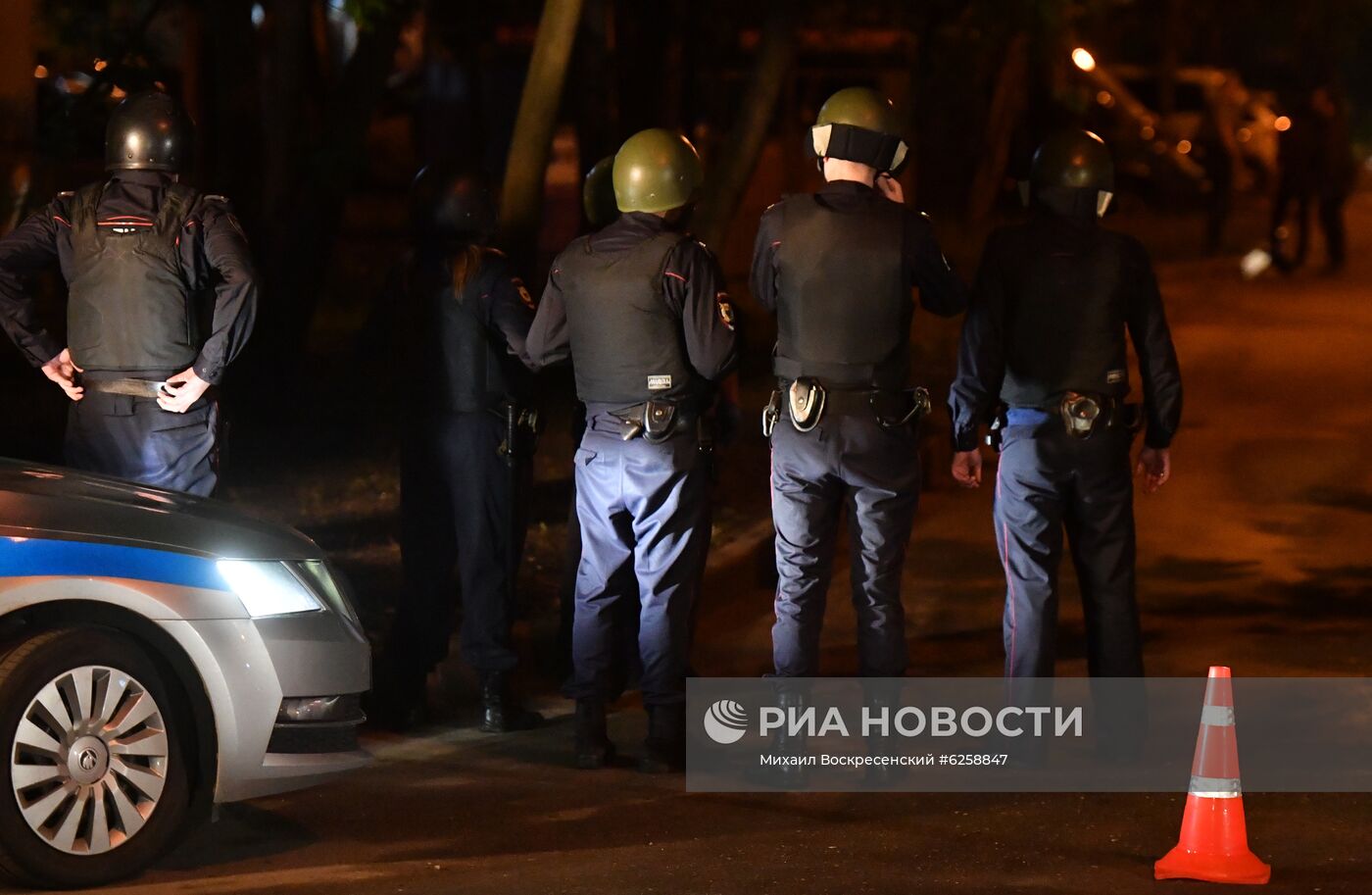Неизвестный устроил стрельбу из окна в Москве