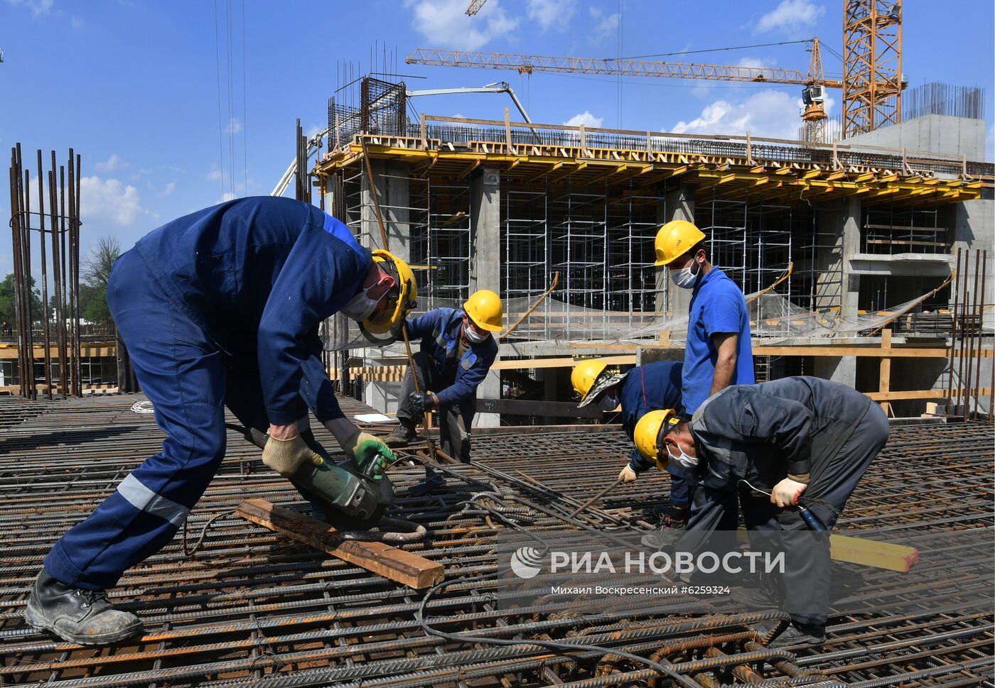 Строительство колеса обозрения "Солнце Москвы" 