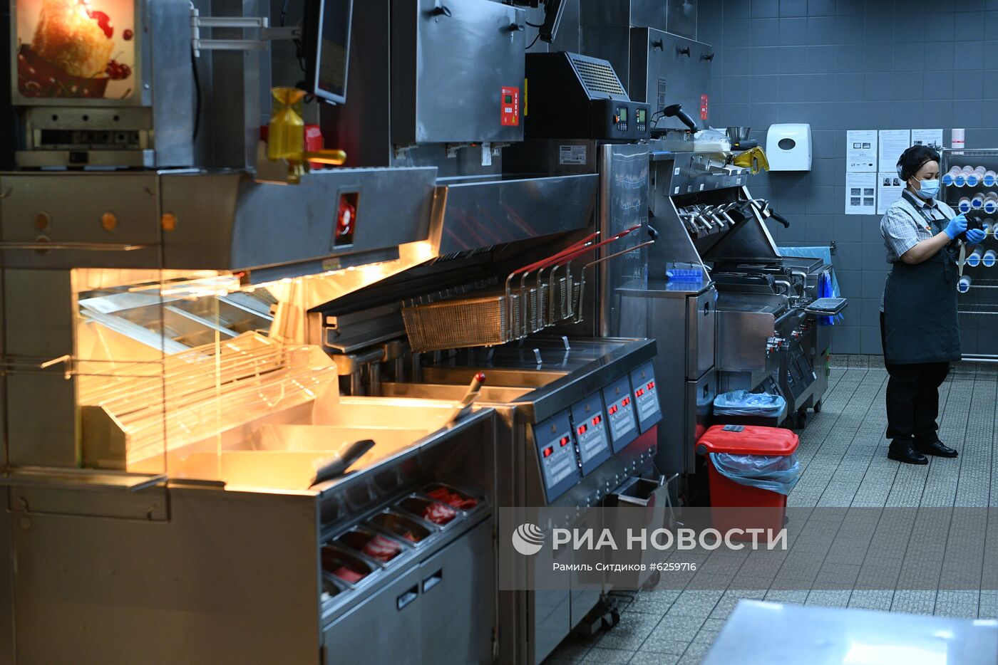 Подготовка к открытию ресторана "Макдоналдс" в Москве