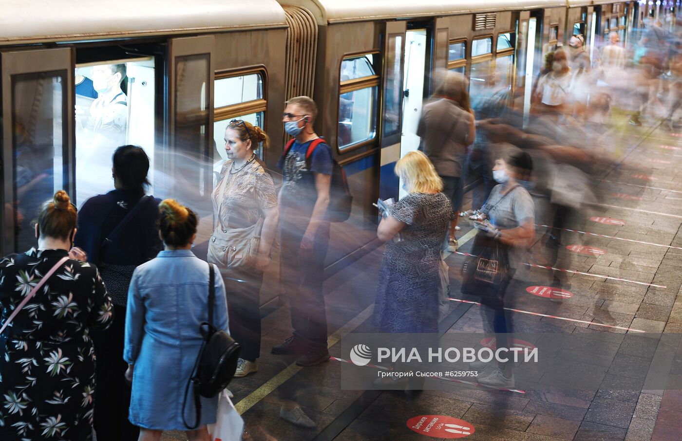 В Москве отменен режим самоизоляции 