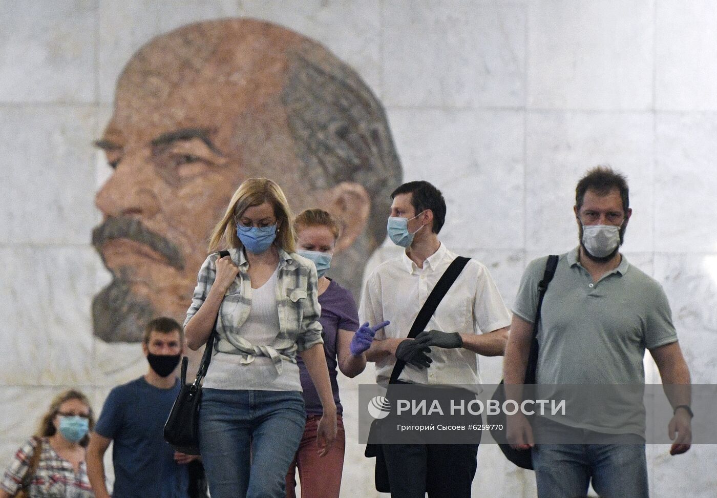 В Москве отменен режим самоизоляции 