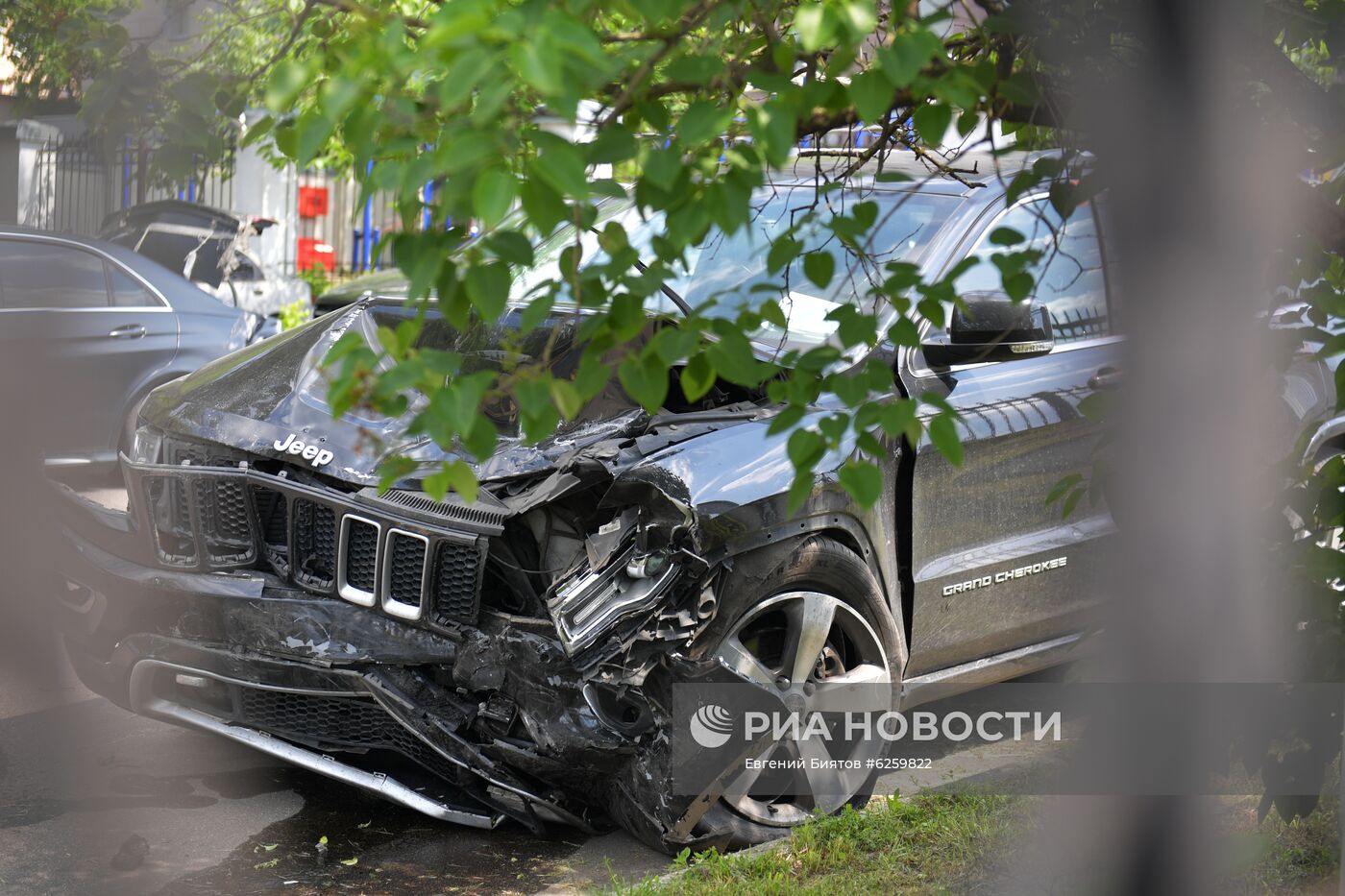 Актёр М. Ефремов доставлен на допрос в полицию