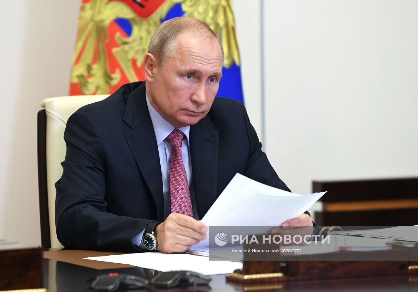 Президент РФ В. Путин провел встречу с главой Сбербанка РФ Г. Грефом