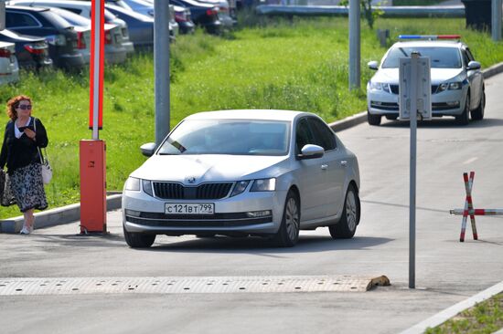 Актёр М. Ефремов доставлен на допрос в полицию