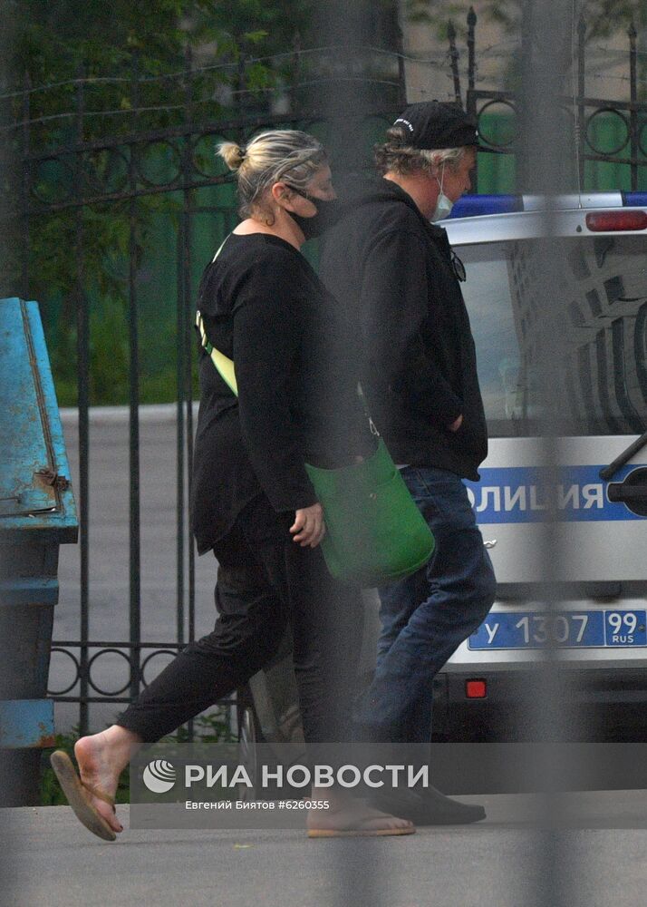 Актёр М. Ефремов доставлен на допрос в полицию