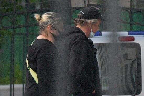 Актёр М. Ефремов доставлен на допрос в полицию