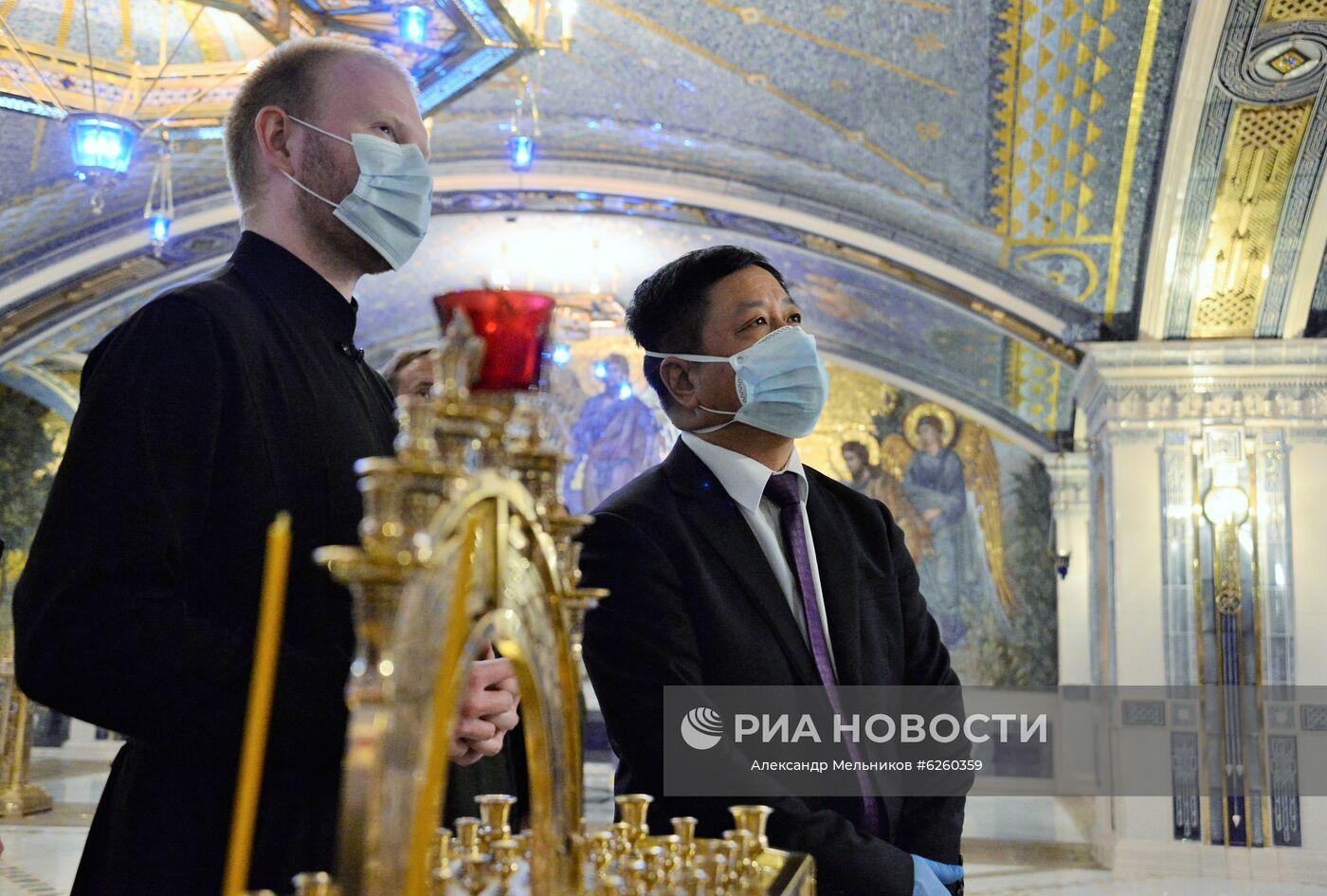 Посол КНР в РФ Чжан Ханьхуэй (справа) во время посещения Главного храма Вооруженных сил РФ в парке "Патриот". Место: Россия, Московская область. Автор: Александр Мельников/РИА Новости. Послы иностранных государств посетили Главный храм ВС РФ