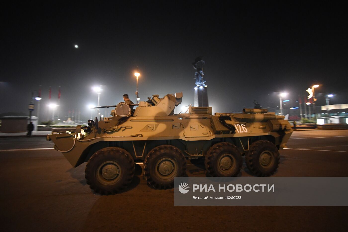 Репетиция военной техники к параду Победы во Владивостоке