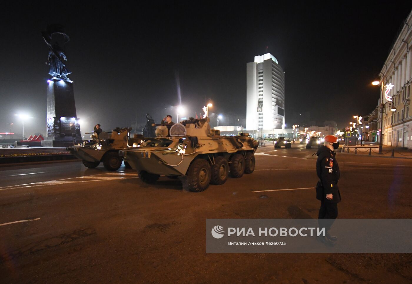 Репетиция военной техники к параду Победы во Владивостоке